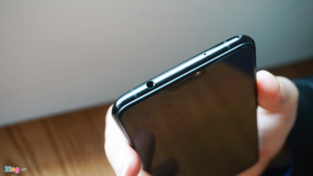 Smartphone vân tay dưới màn hình đầu tiên về VN